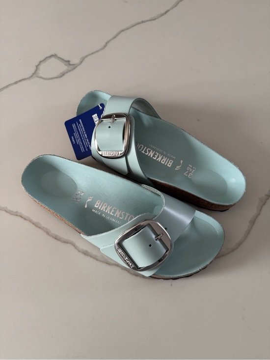 Birkenstock Shoes - Birkenstock Women's Madrid Big Buckle Leather Sandal Retail: $150 (NWB)